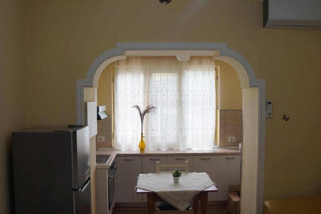 Alle'S M Shyri Studio Apartment Tirana Zewnętrze zdjęcie