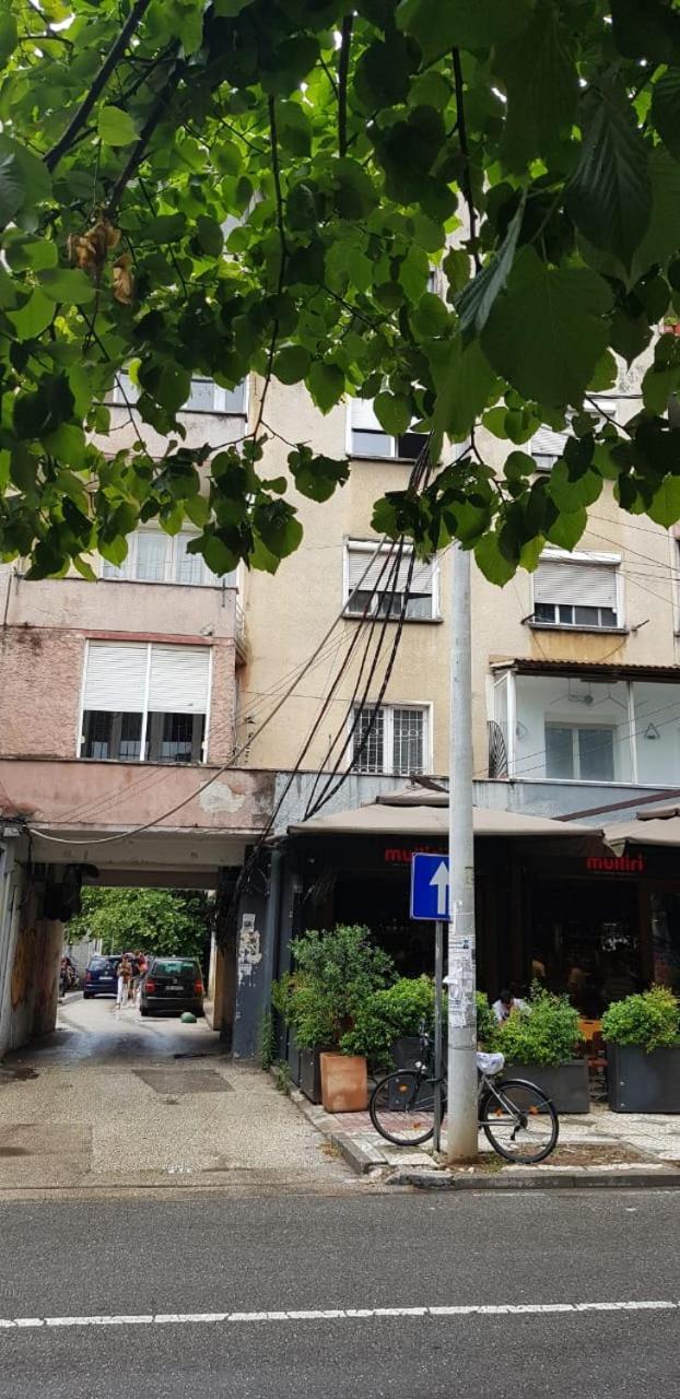 Alle'S M Shyri Studio Apartment Tirana Zewnętrze zdjęcie