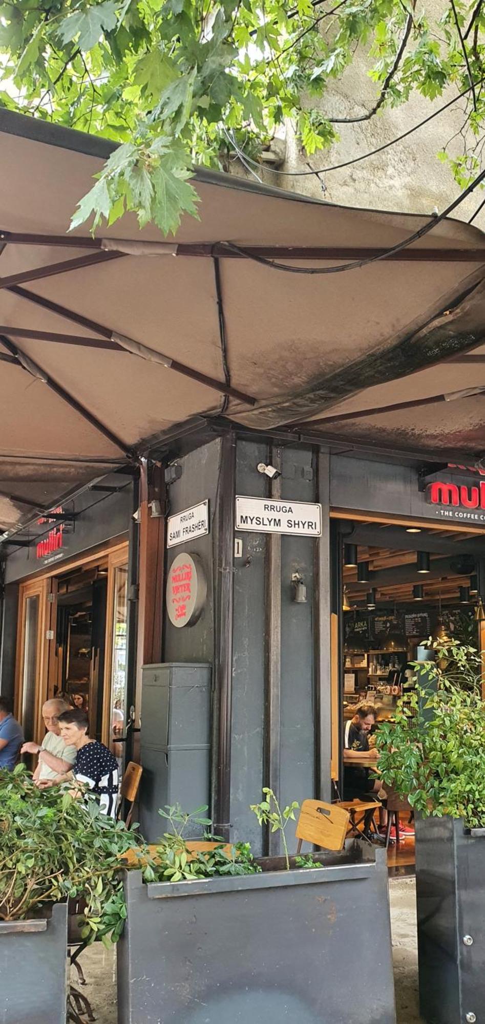 Alle'S M Shyri Studio Apartment Tirana Zewnętrze zdjęcie